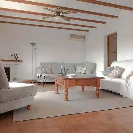Spacious In Authentic With Amazing Views Apartment