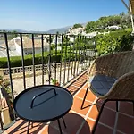 Lejlighed Spacious In Authentic With Amazing Views