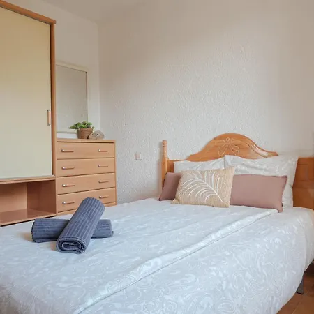 Spacious In Authentic With Amazing Views Apartment *