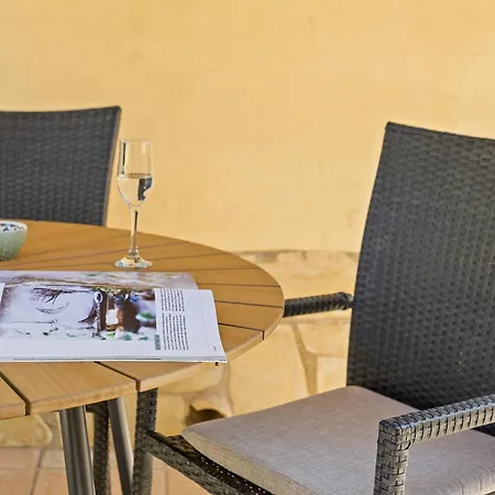 Spacious In Authentic With Amazing Views *